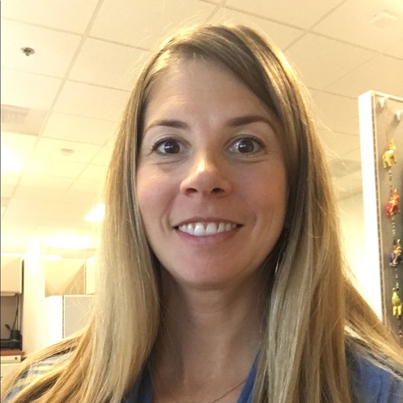 Meet your Posher, Liz - Picture 1 of 1